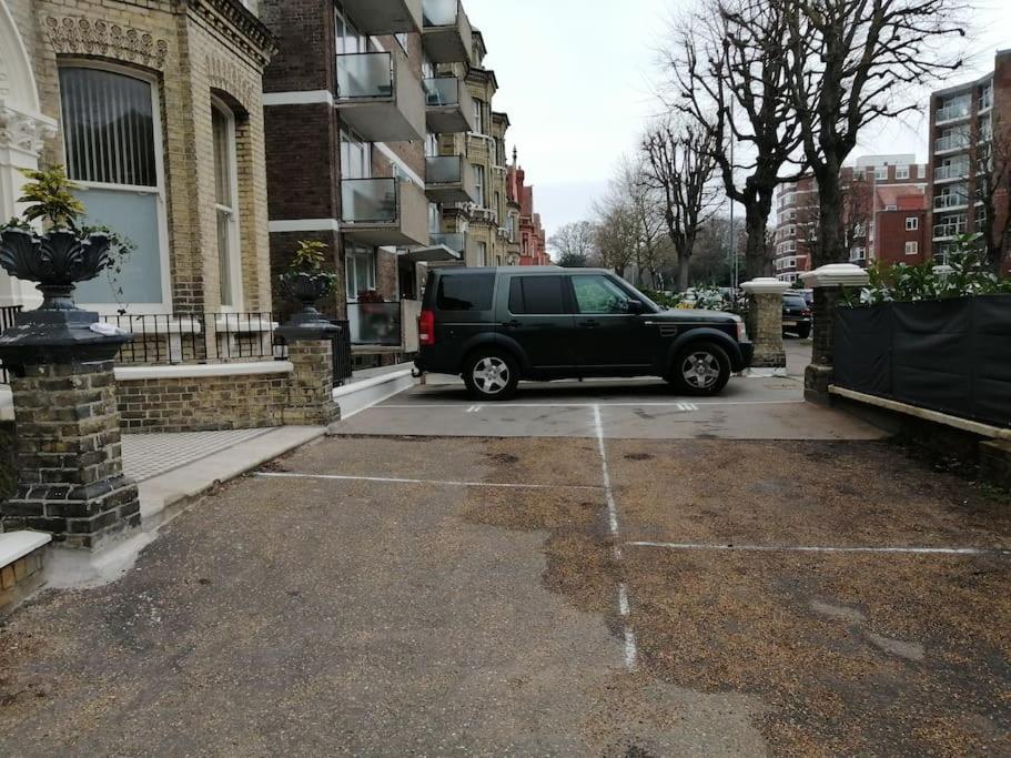 22 Stunning Large Loft - Great Location - Free Onsite Parking - Garden View- Quiet Apartment Brighton Exterior photo